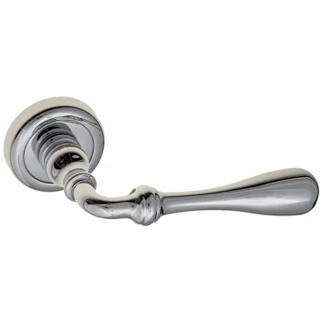 Дверная ручка на круглом основании Fratelli Cattini \"RETRO\" D1-CR полированный хром