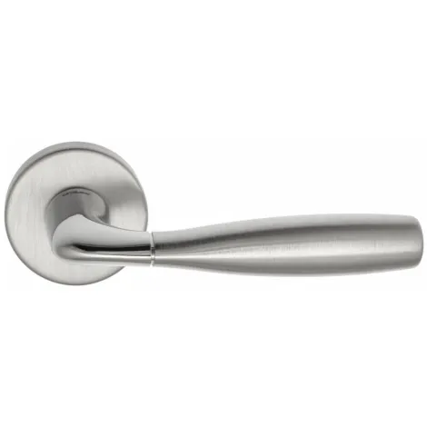 Дверная ручка на круглом основании Fratelli Cattini \"JET\" 7-CR/CS полированный хром / матовый хром