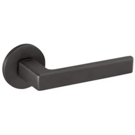 Дверная ручка Tupai на круглом основании 3095 R 5S-141 титан