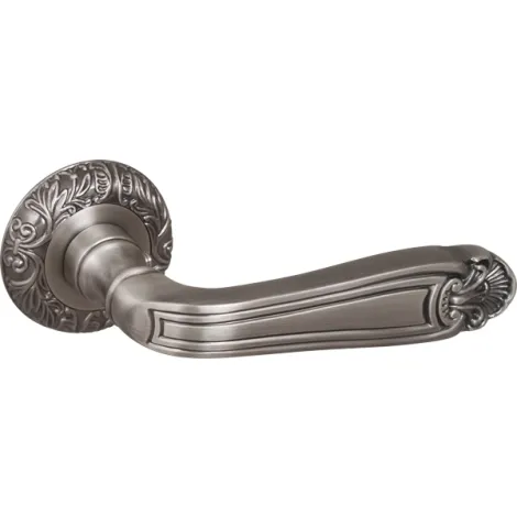 Дверная ручка на круглом основании Fuaro R.SM58.LOUVRE (LOUVRE SM) AS-3 античное серебро