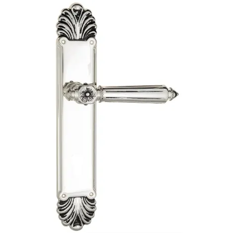 Дверная ручка Venezia \"CASTELLO\" CYL на планке PL87 натуральное серебро + черный