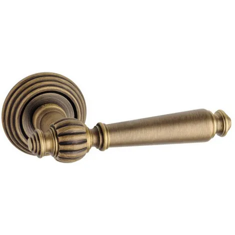 Дверная ручка на круглом основании Michelle 106/269 F43 сатинированная бронза