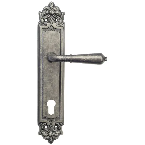 Дверная ручка Venezia \"VIGNOLE\" CYL на планке PL96 античное серебро